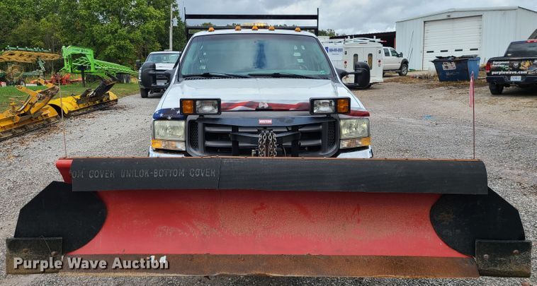 image for item DI6246 2003 Ford F450 Super Duty XL  flatbed truck