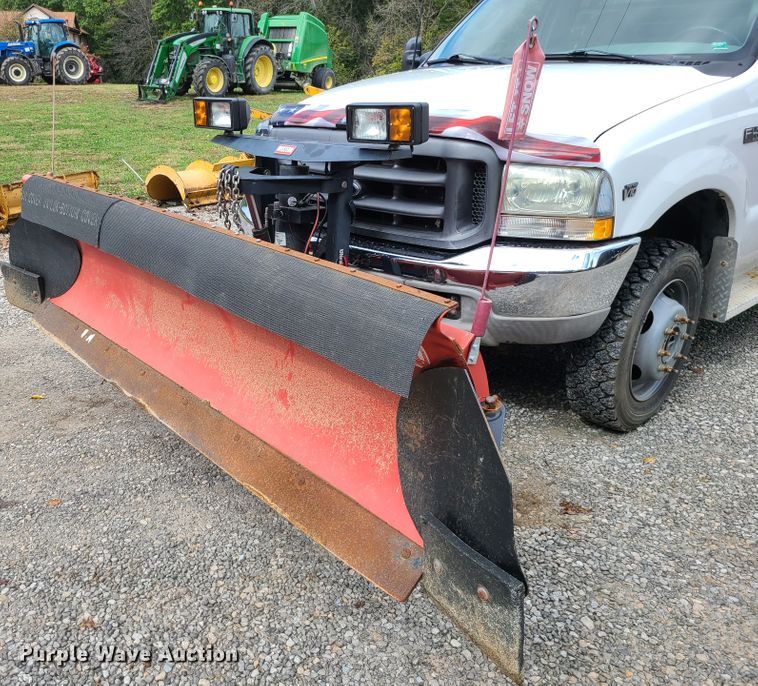image for item DI6246 2003 Ford F450 Super Duty XL  flatbed truck