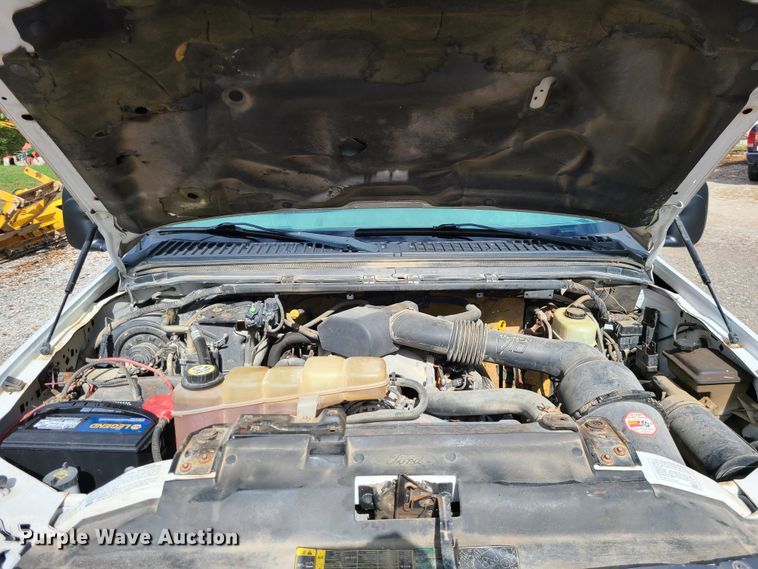 image for item DI6246 2003 Ford F450 Super Duty XL  flatbed truck