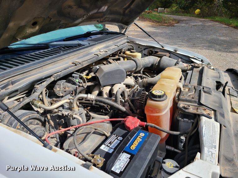 image for item DI6246 2003 Ford F450 Super Duty XL  flatbed truck