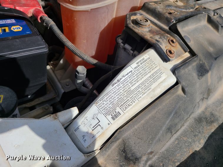 image for item DI6246 2003 Ford F450 Super Duty XL  flatbed truck