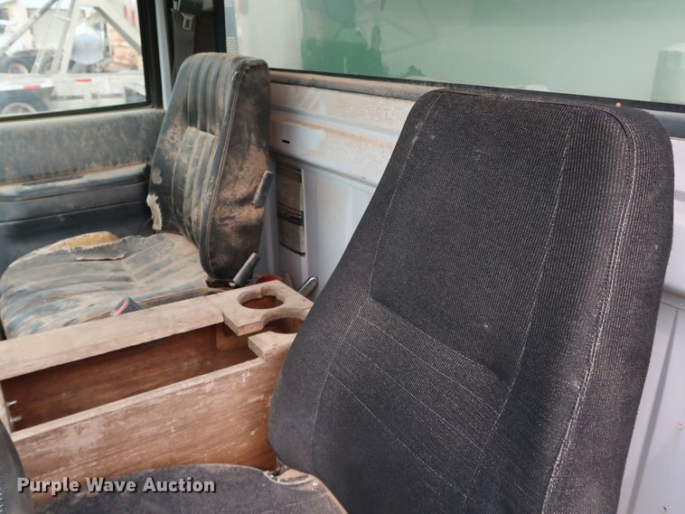 image for item DJ1981 1994 Chevrolet Kodiak C6500  utility / service truck