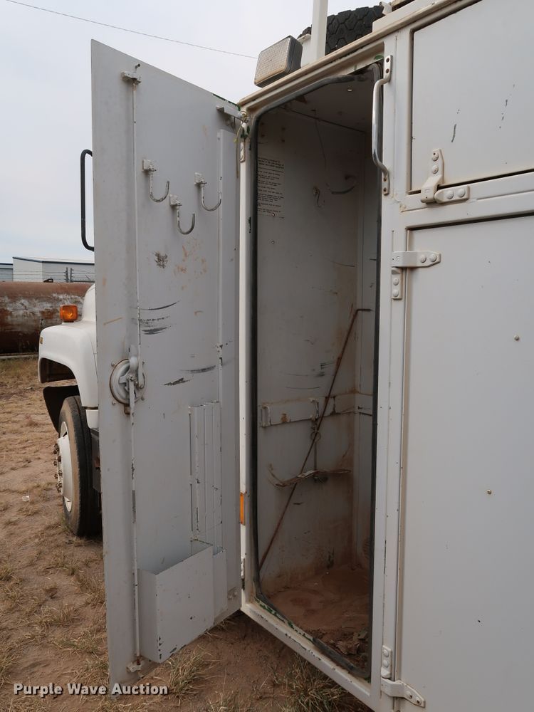 image for item DJ1981 1994 Chevrolet Kodiak C6500  utility / service truck