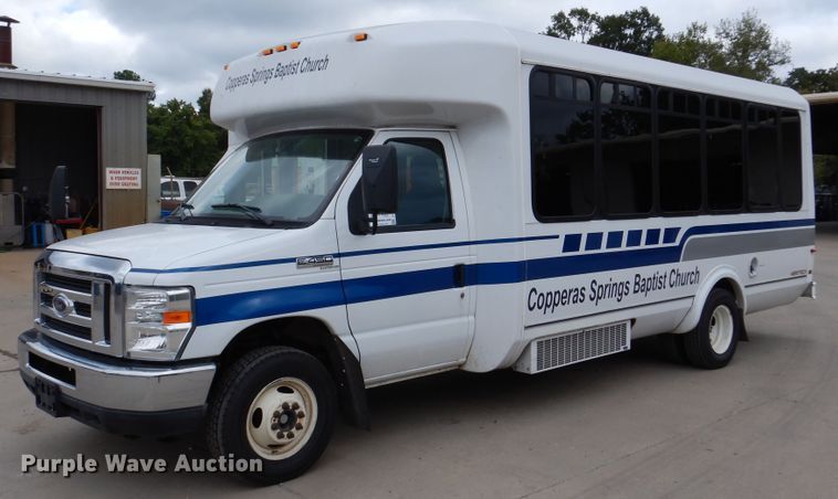 image for item DJ7390 2010 Ford E450  shuttle bus