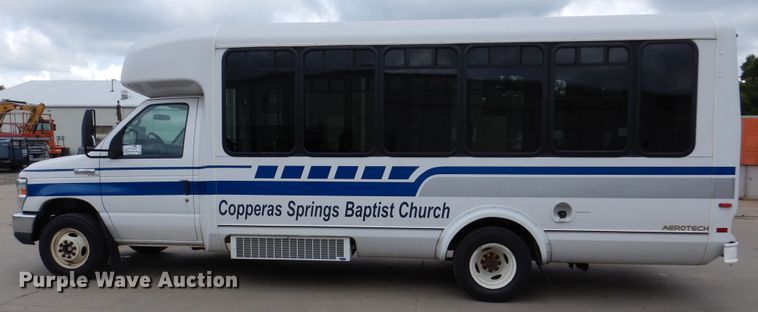 image for item DJ7390 2010 Ford E450  shuttle bus