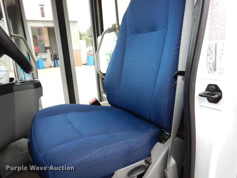 image for item DJ7390 2010 Ford E450  shuttle bus