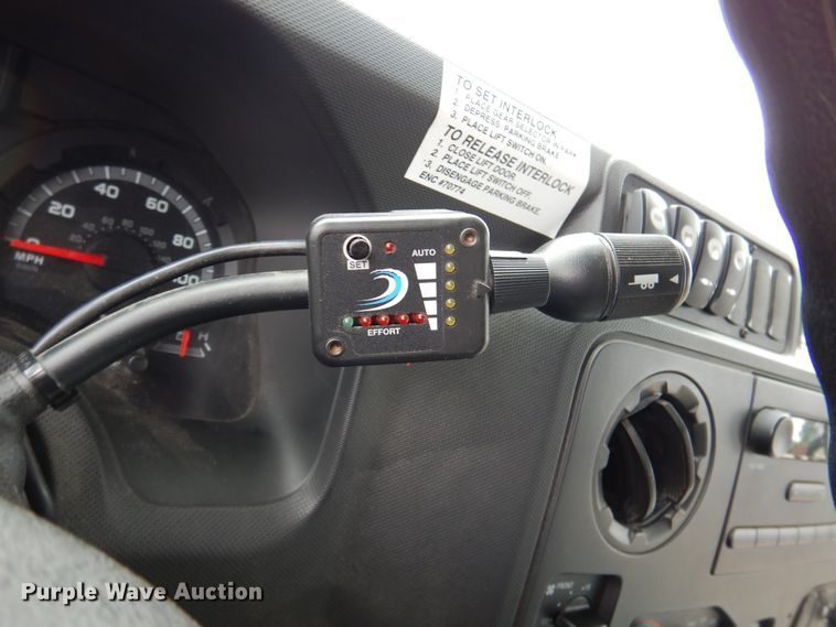 image for item DJ7390 2010 Ford E450  shuttle bus