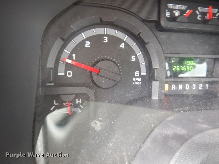 image for item DJ7390 2010 Ford E450  shuttle bus