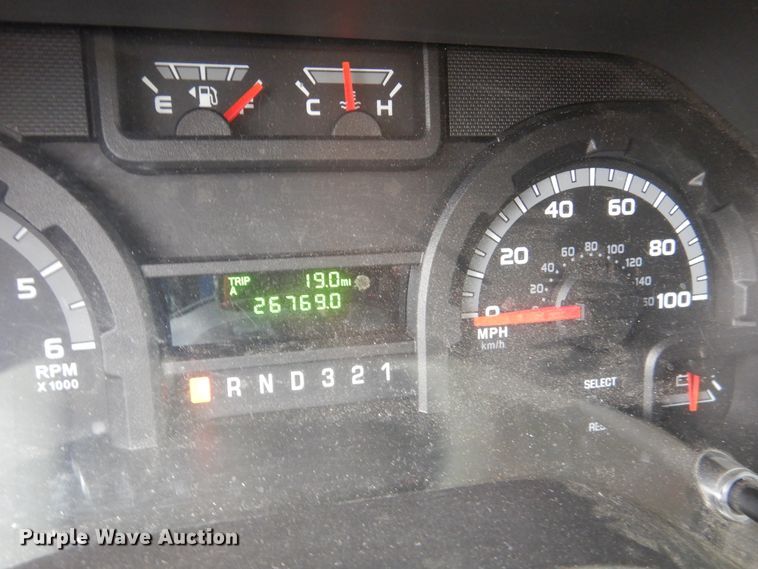 image for item DJ7390 2010 Ford E450  shuttle bus