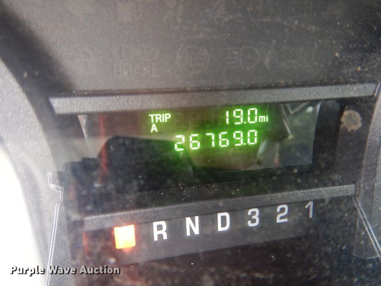 image for item DJ7390 2010 Ford E450  shuttle bus