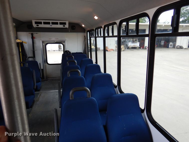 image for item DJ7390 2010 Ford E450  shuttle bus