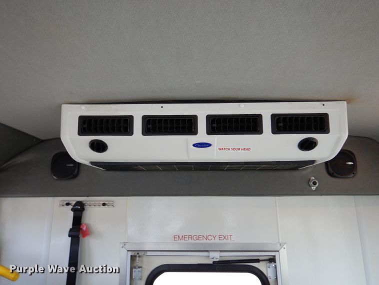image for item DJ7390 2010 Ford E450  shuttle bus