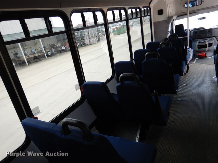 image for item DJ7390 2010 Ford E450  shuttle bus