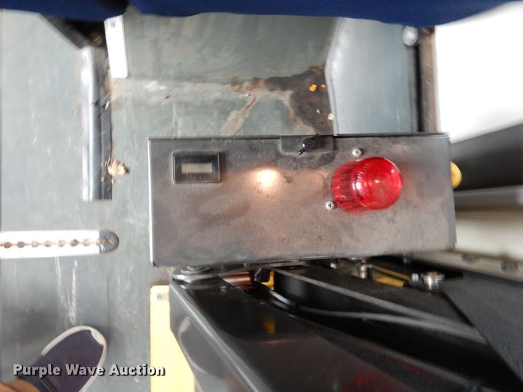 image for item DJ7390 2010 Ford E450  shuttle bus