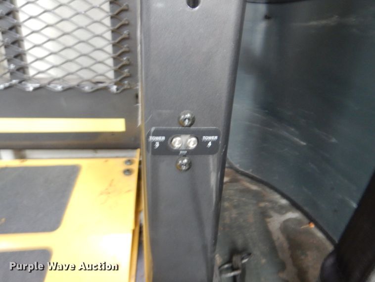 image for item DJ7390 2010 Ford E450  shuttle bus