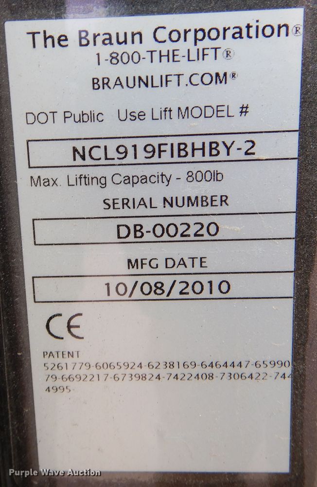 image for item DJ7390 2010 Ford E450  shuttle bus