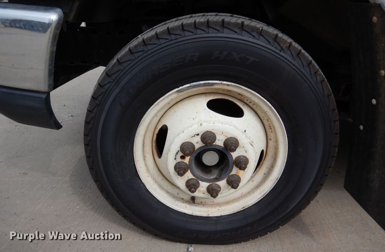 image for item DJ7390 2010 Ford E450  shuttle bus