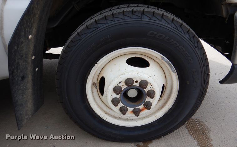 image for item DJ7390 2010 Ford E450  shuttle bus