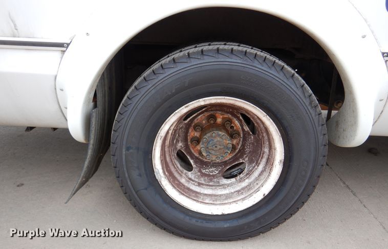 image for item DJ7390 2010 Ford E450  shuttle bus