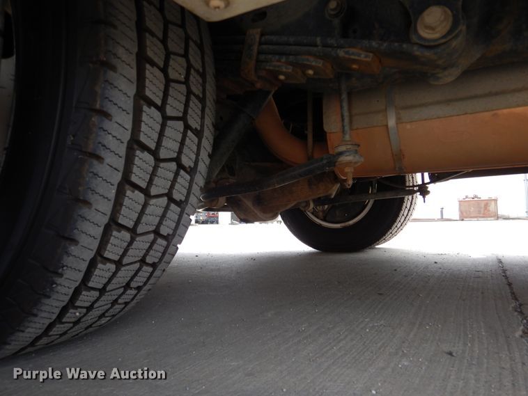 image for item DJ7390 2010 Ford E450  shuttle bus