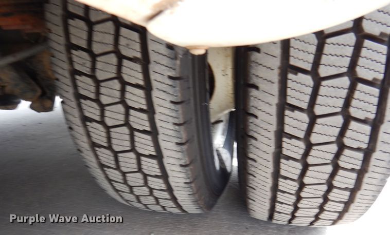 image for item DJ7390 2010 Ford E450  shuttle bus