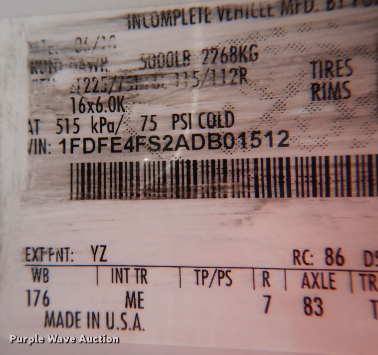 image for item DJ7390 2010 Ford E450  shuttle bus