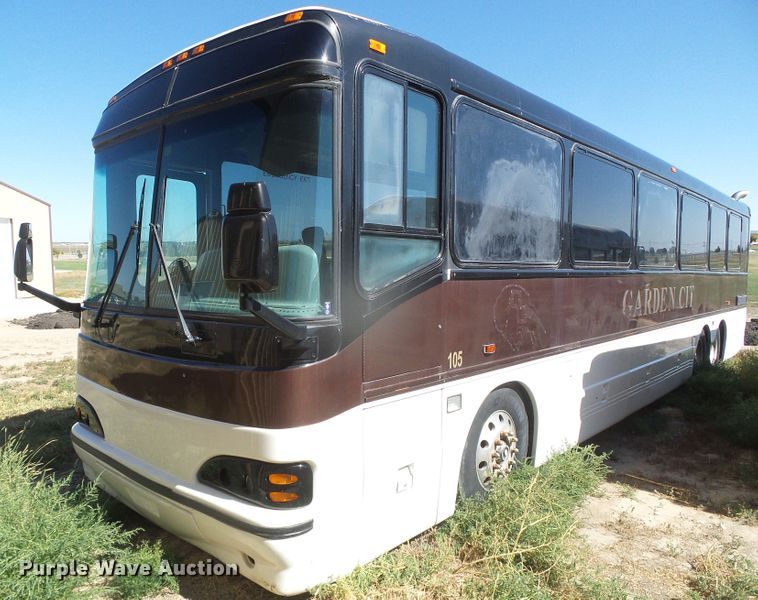 image for item DJ7509 2001 Blue Bird  coach bus