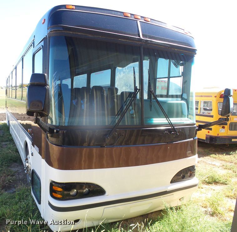 image for item DJ7509 2001 Blue Bird  coach bus