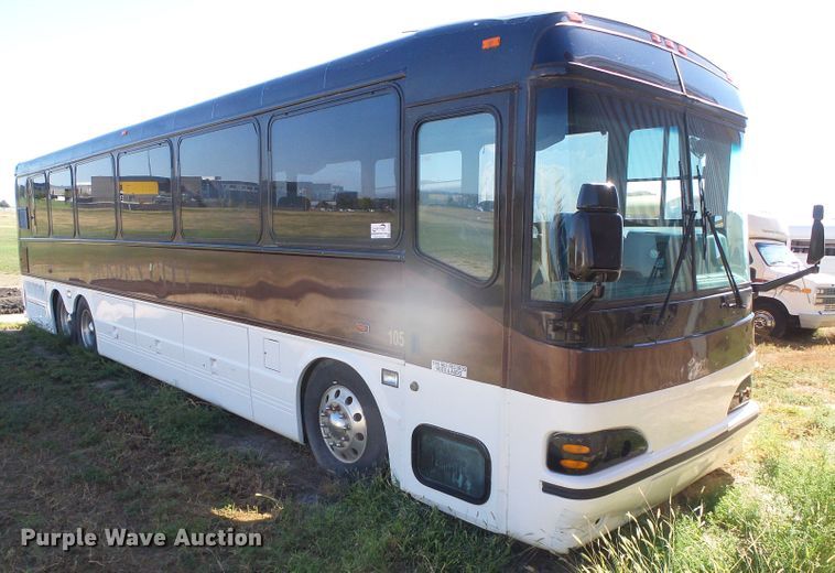 image for item DJ7509 2001 Blue Bird  coach bus