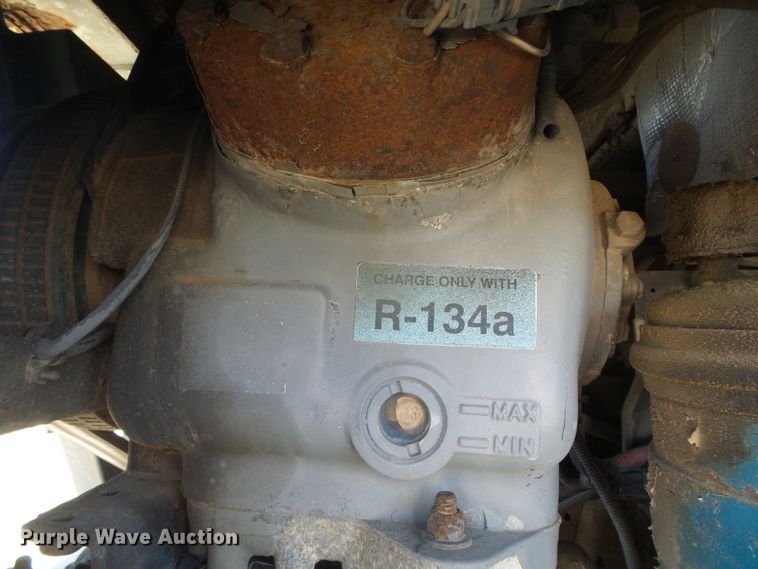 image for item DJ7509 2001 Blue Bird  coach bus