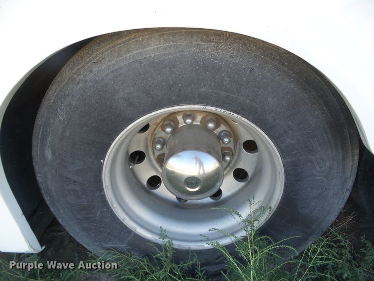 image for item DJ7509 2001 Blue Bird  coach bus