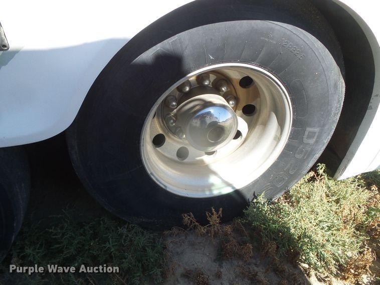 image for item DJ7509 2001 Blue Bird  coach bus