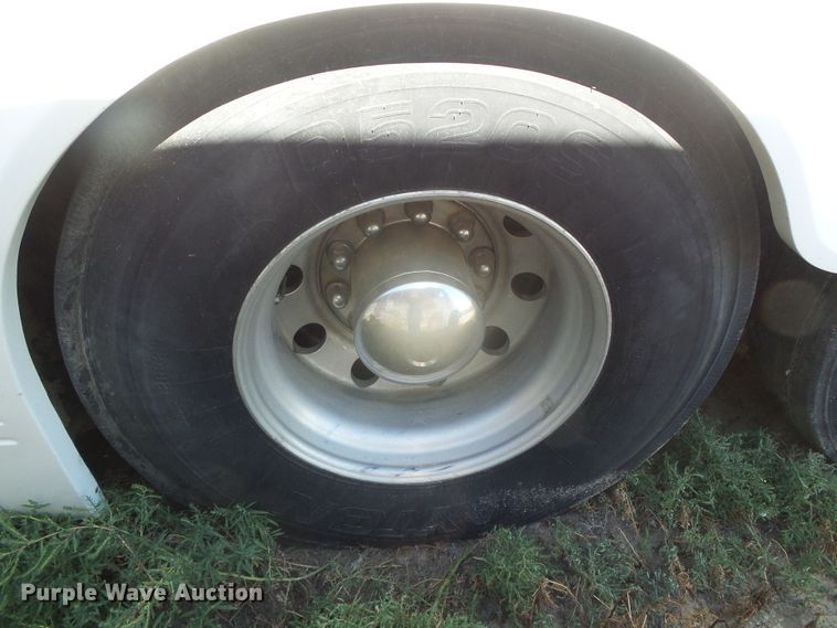 image for item DJ7509 2001 Blue Bird  coach bus