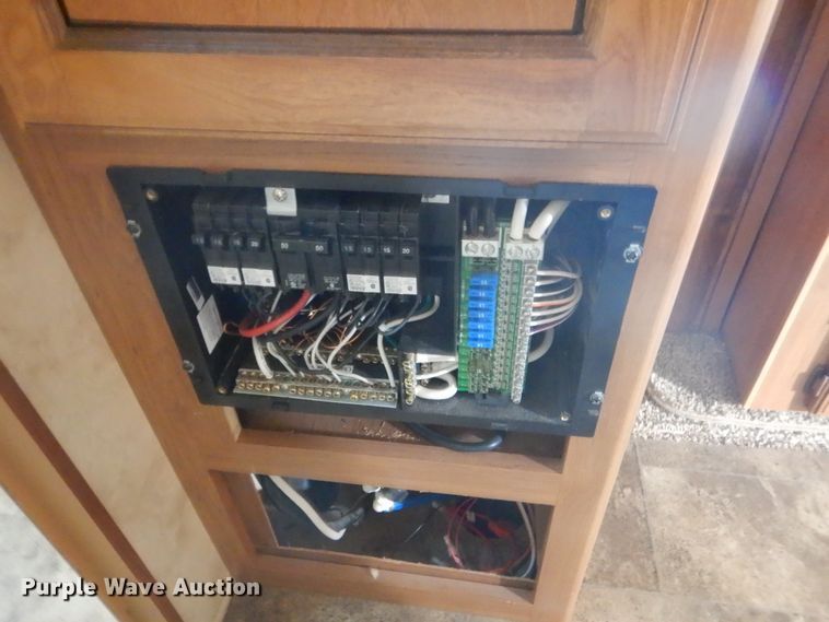 image for item DL6323 2015 CrossRoads Sunset Trail  camper