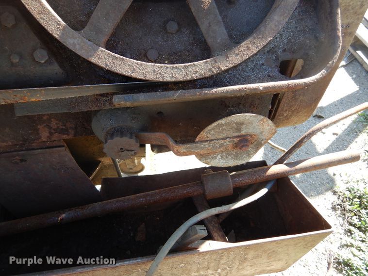 image for item DL6347 (2) band saws