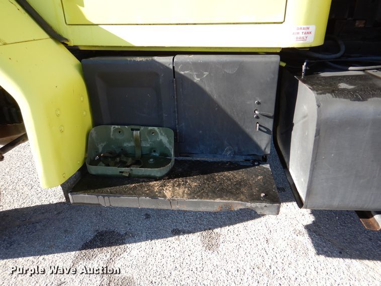 image for item DM6467 1969 Am General M810  brush fire truck