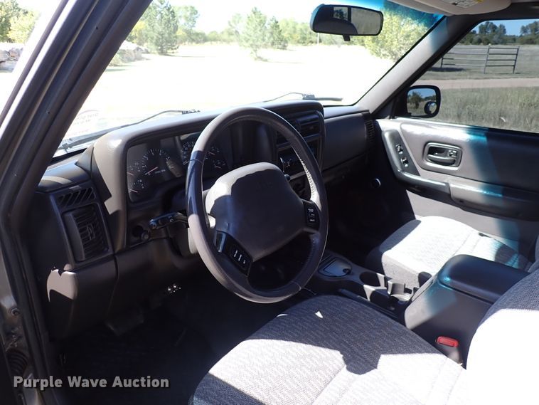 image for item DN2119 2001 Jeep Cherokee Sport  SUV