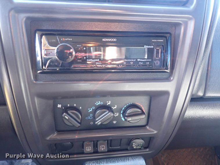 image for item DN2119 2001 Jeep Cherokee Sport  SUV