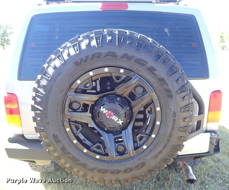 image for item DN2119 2001 Jeep Cherokee Sport  SUV