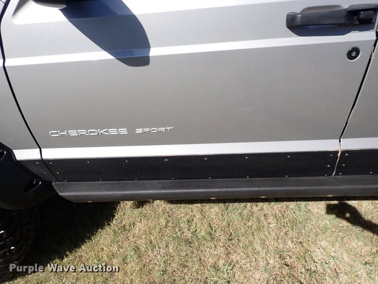 image for item DN2119 2001 Jeep Cherokee Sport  SUV