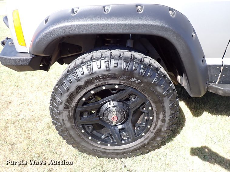 image for item DN2119 2001 Jeep Cherokee Sport  SUV