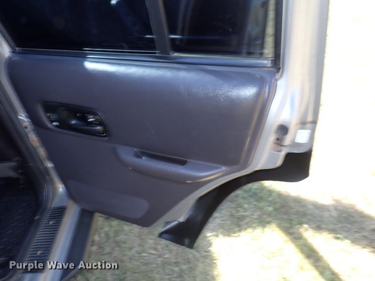 image for item DN2119 2001 Jeep Cherokee Sport  SUV