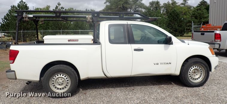 image for item DN2132 2009 Nissan Titan  King Cab pickup truck