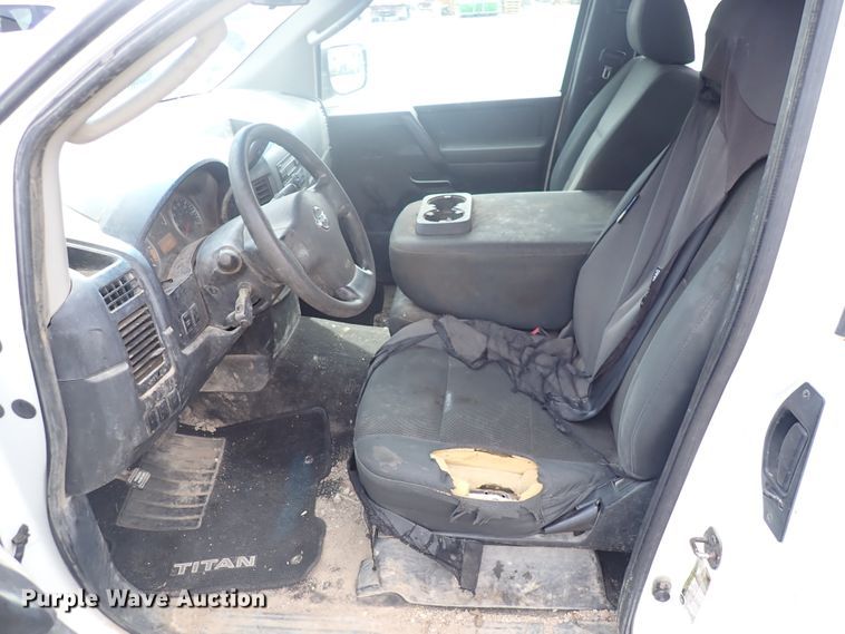 image for item DN2132 2009 Nissan Titan  King Cab pickup truck