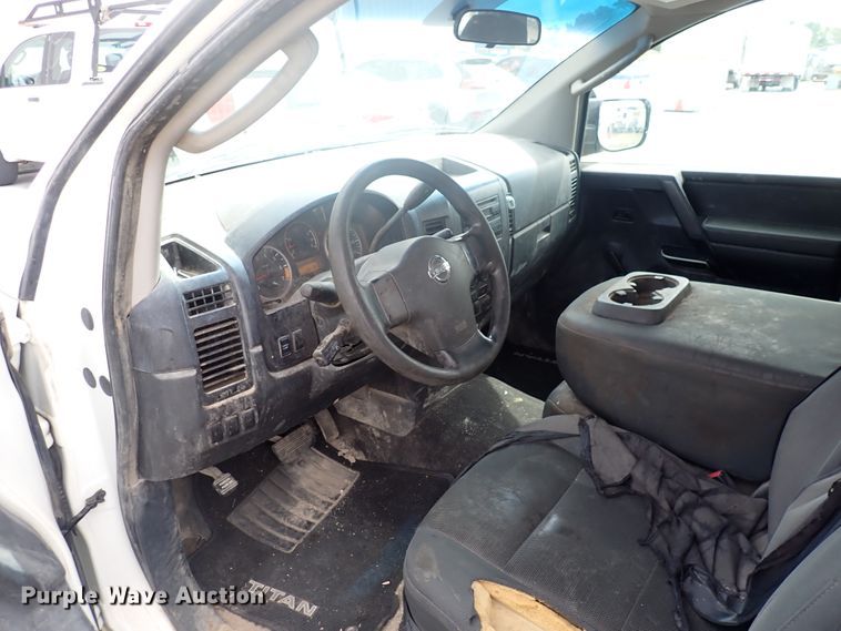 image for item DN2132 2009 Nissan Titan  King Cab pickup truck