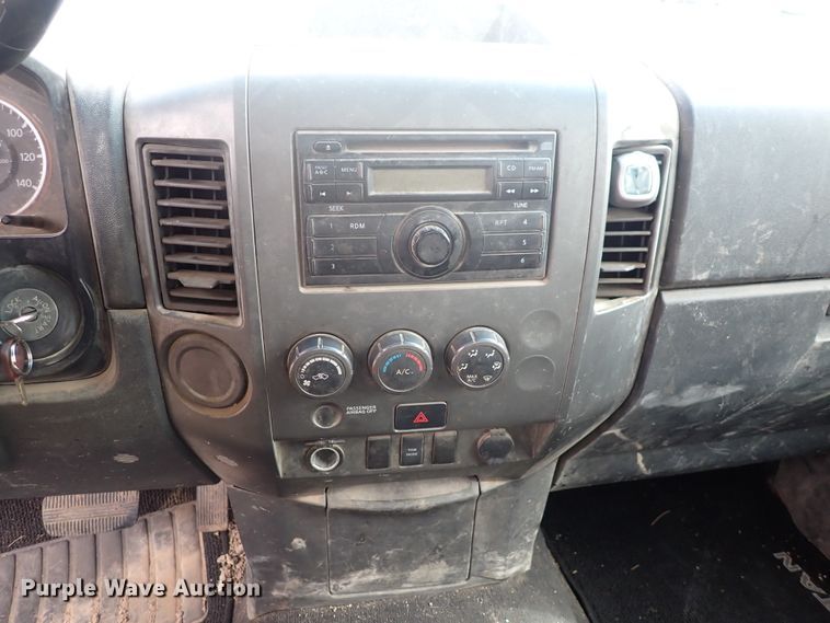 image for item DN2132 2009 Nissan Titan  King Cab pickup truck