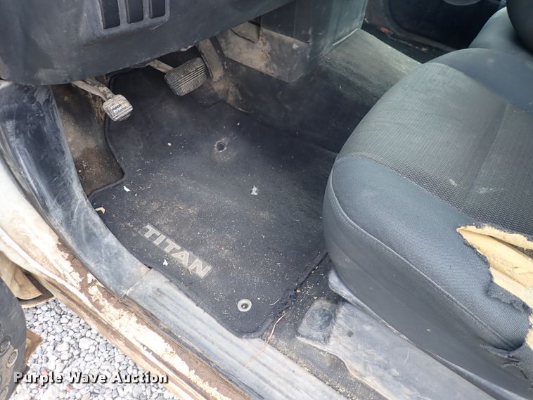 image for item DN2133 2009 Nissan Titan  King Cab pickup truck