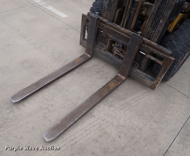 image for item DN2137 Yale GLP050RGEUAE084  forklift