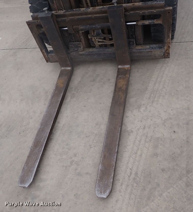 image for item DN2137 Yale GLP050RGEUAE084  forklift