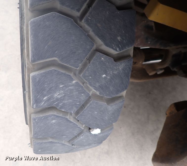 image for item DN2137 Yale GLP050RGEUAE084  forklift